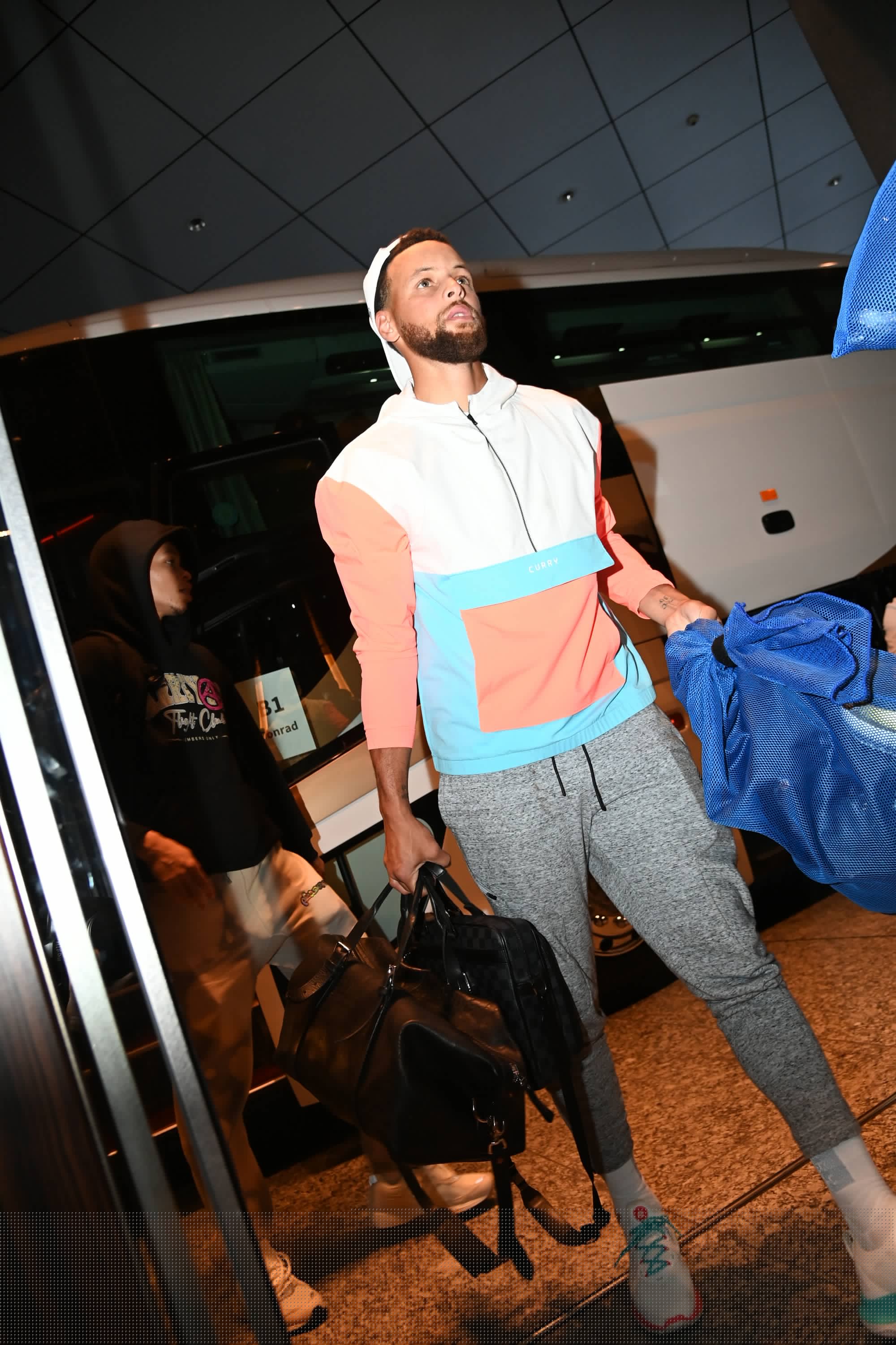 从限定活动 从限定活动